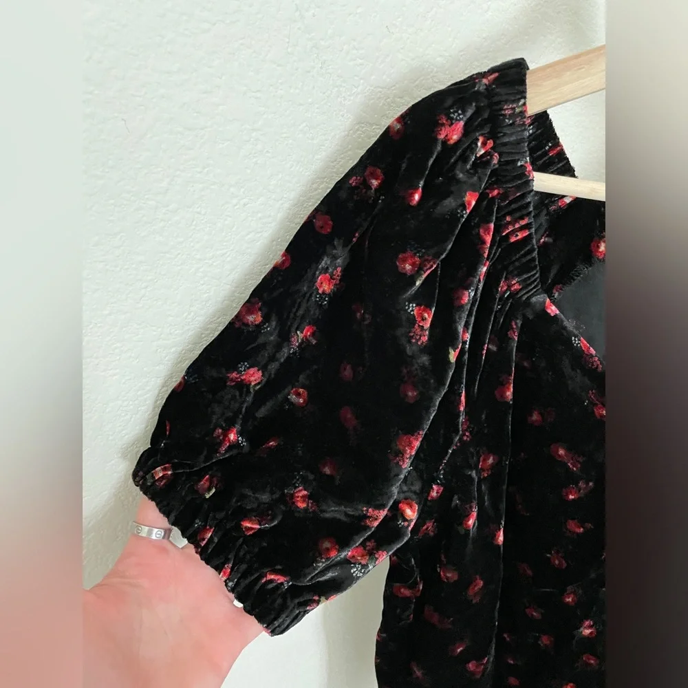 LOFT Floral Velvet Puff Sleeve Top Black size S